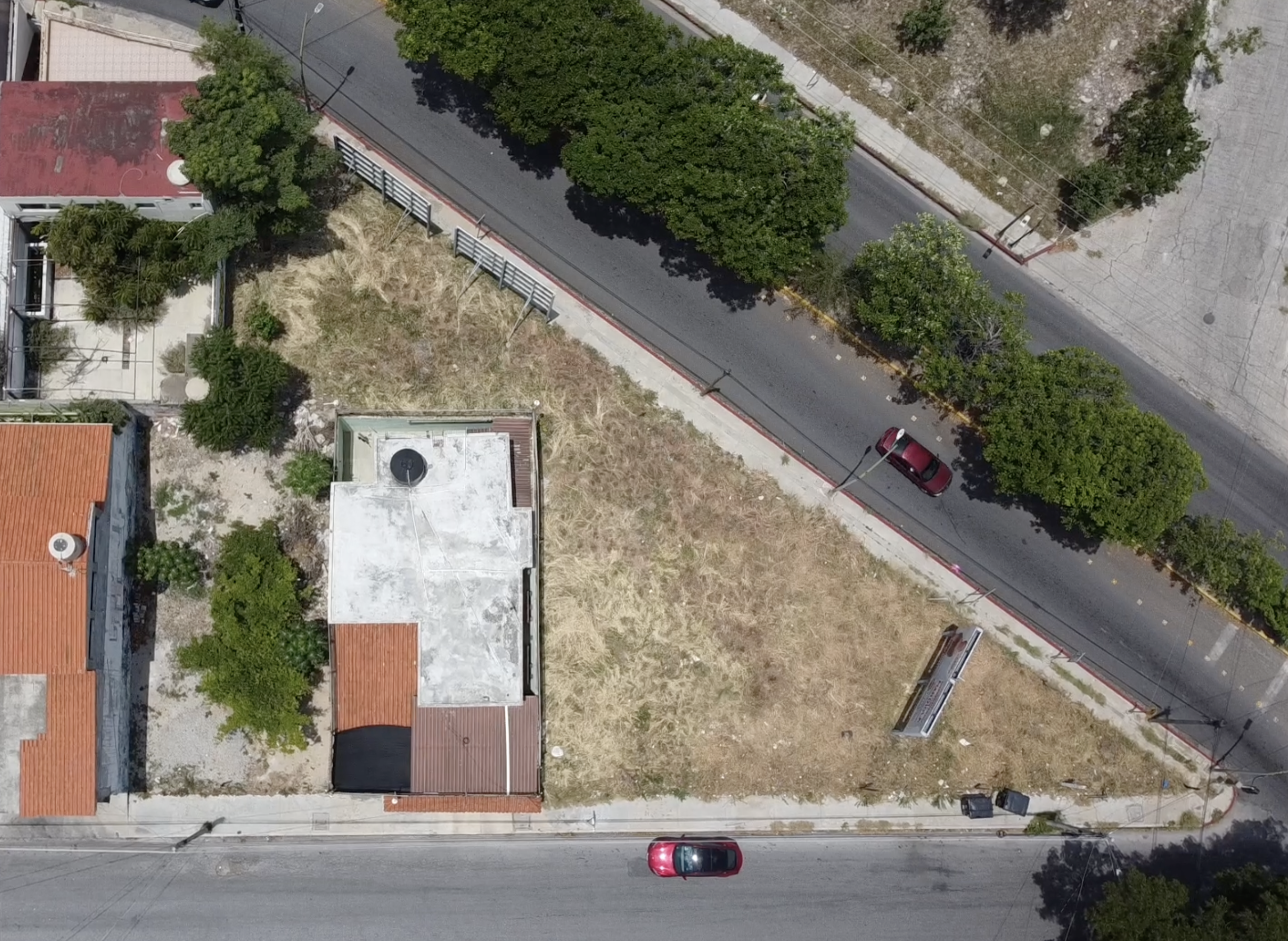 Terreno comercial en venta en esquina sobre el Libramiento Sur Poniente, Tuxtla Gutiérrez, 631 m²