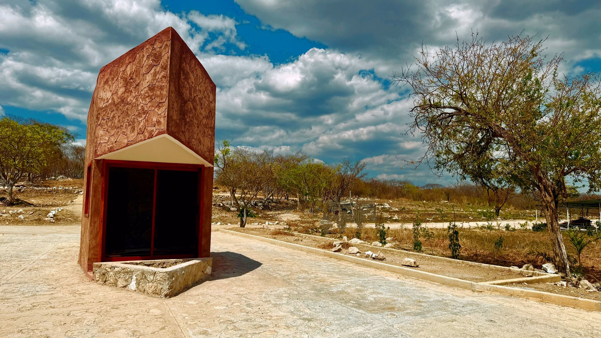 Caseta de entrada construida en Colinas del Campestre, terrenos campestres en Tuxtla Gutiérrez